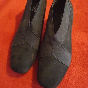 Wms East 5th black booties..sz 6